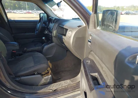 2014 Jeep Patriot Sport z USA, uszkodzony, nr VIN 1C4NJPBB2ED758772